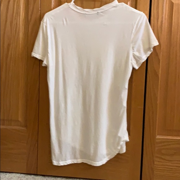 Plain white shirt from brandy melville. Never worn - Picture 4 of 4